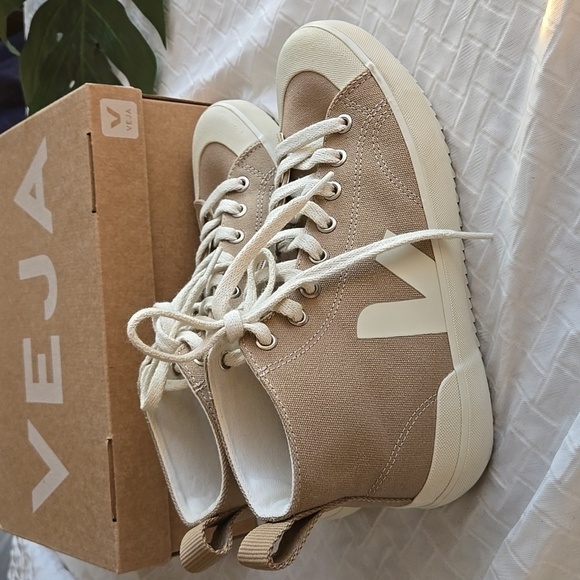 Veja Shoes - Veja Tan and Cream Women's Sneakers